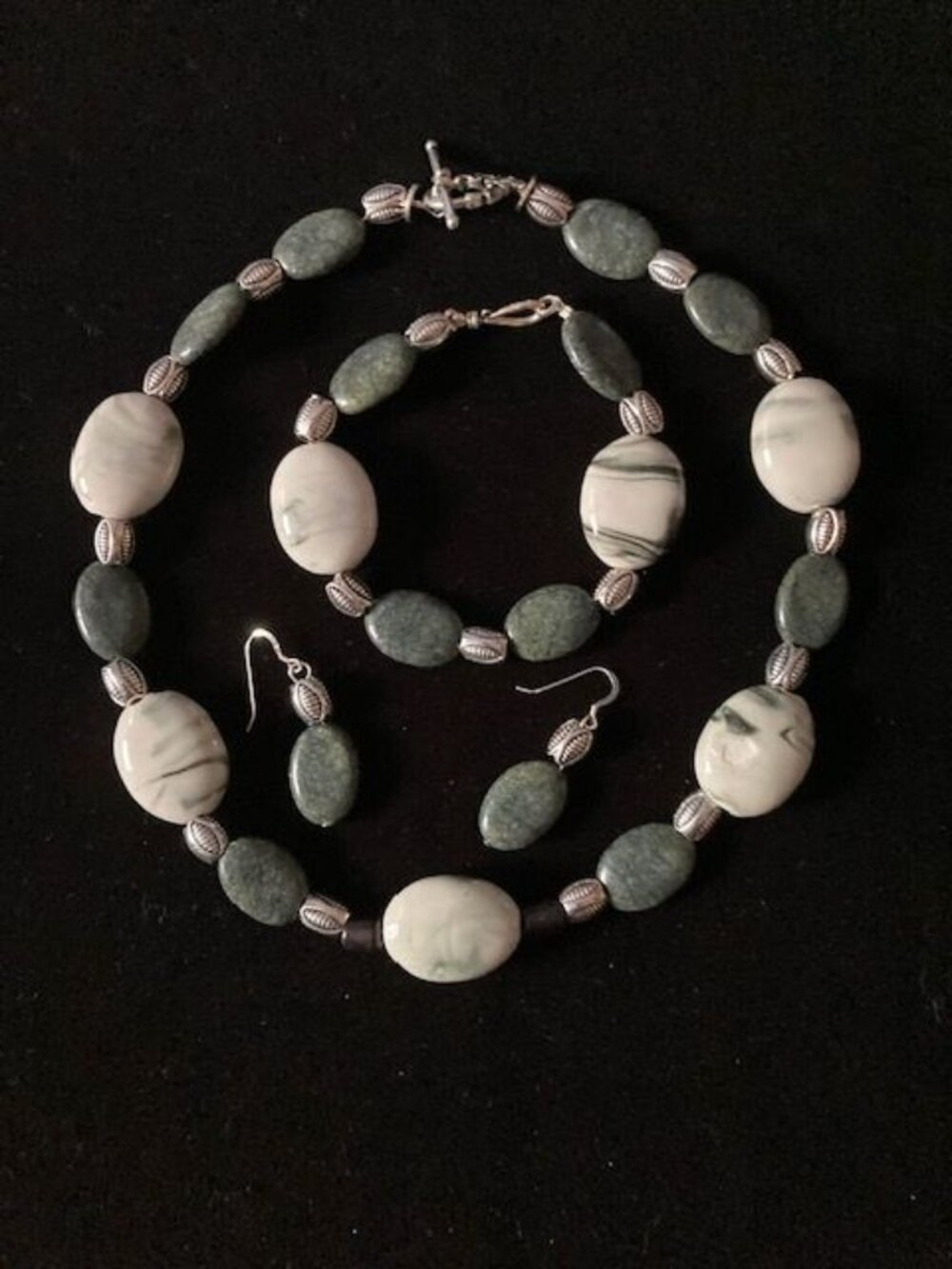 Green and Cream Stone Beaded Necklace, Bracelet and Earring Set